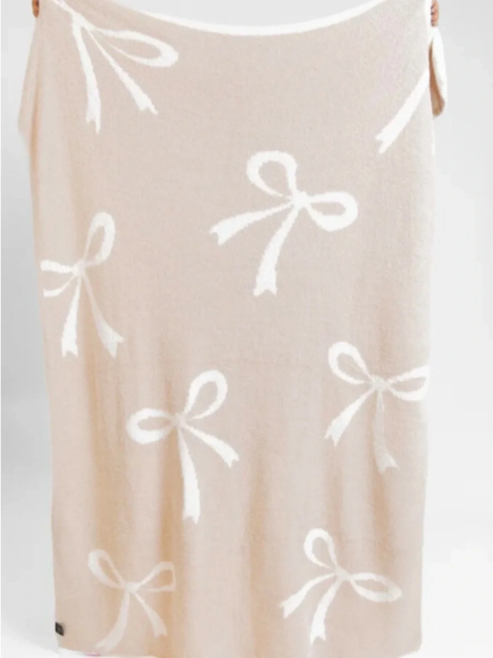 Pink Lily Ultra Soft Throw Blanket in Tan and Cream Bows